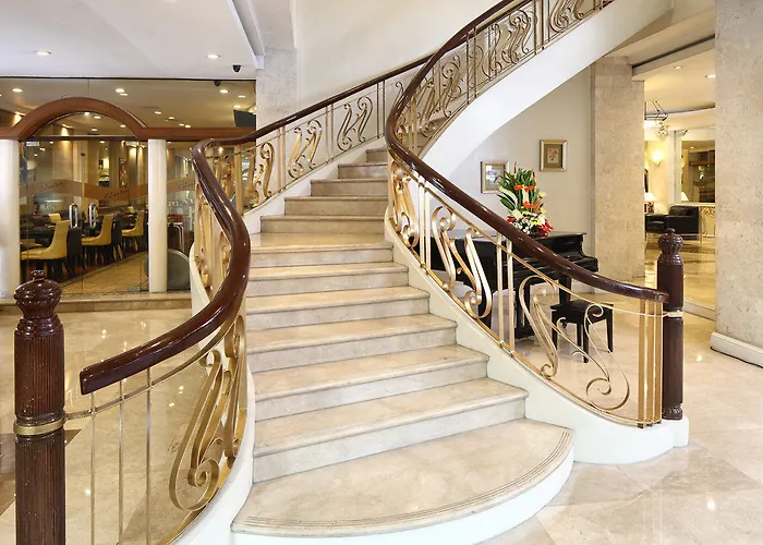 Lotus Hotel 3*