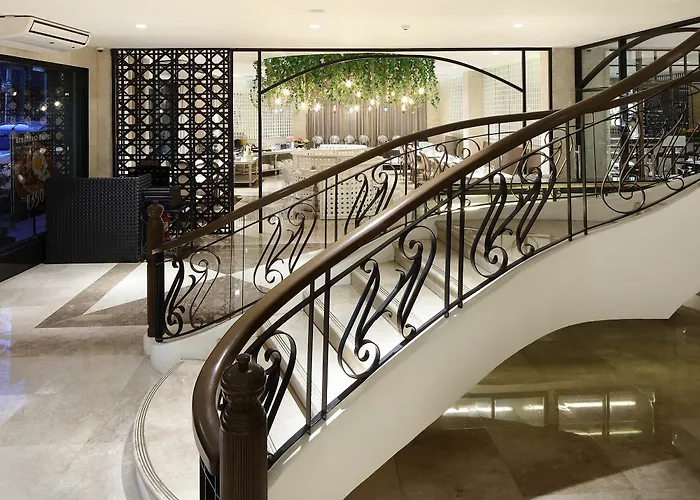 Lotus Hotel